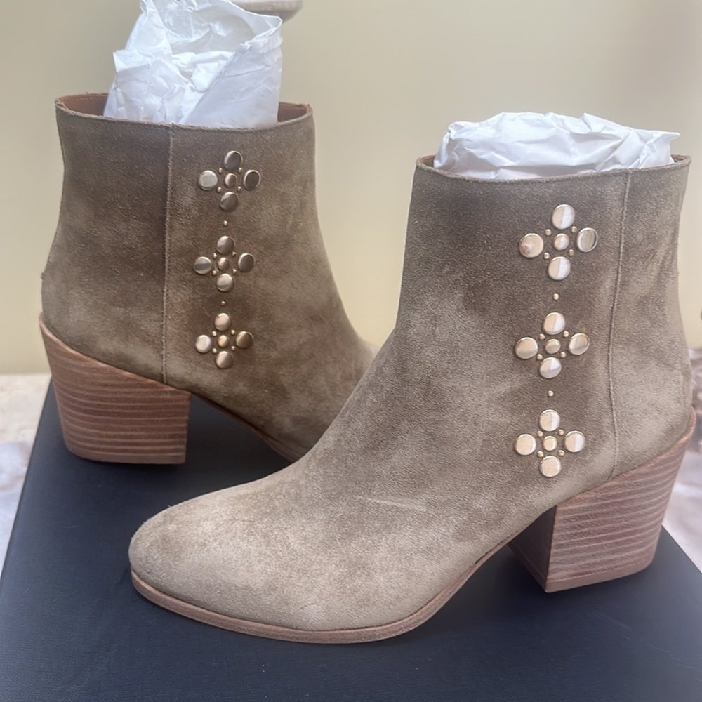 FRYE boots new, never worn , in original box. - Picture 2 of 6